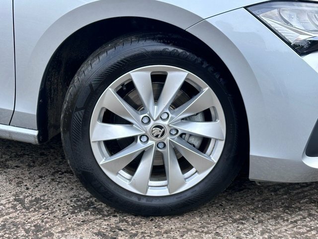 Skoda Superb 2024 2.0 Tdi Se Technology Estate Dsg E Silver #4