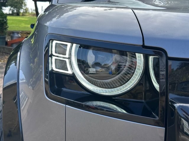Land Rover Defender 2.0 D240 Hse 110 White #30