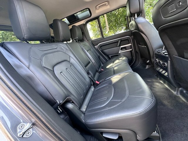 Land Rover Defender 2.0 D240 Hse 110 White #13
