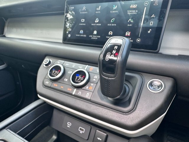 Land Rover Defender 2.0 D240 Hse 110 White #20