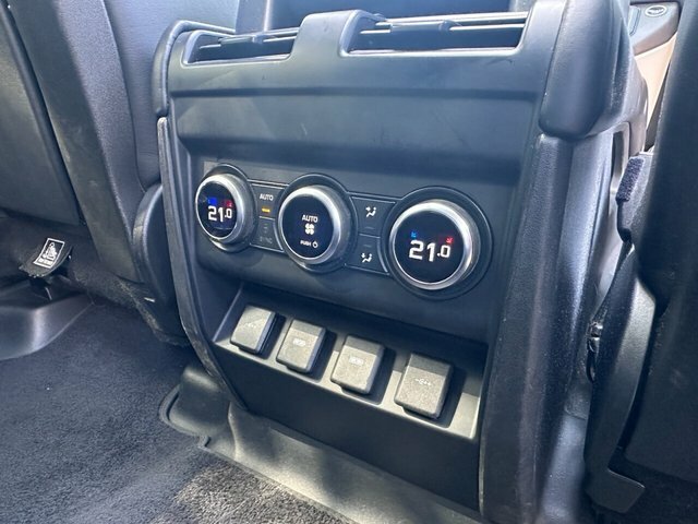 Land Rover Defender 2.0 D240 Hse 110 White #16