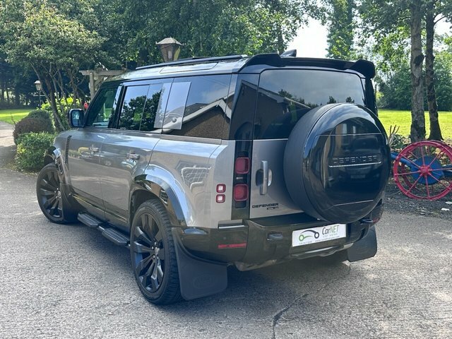 Land Rover Defender 2.0 D240 Hse 110 White #33