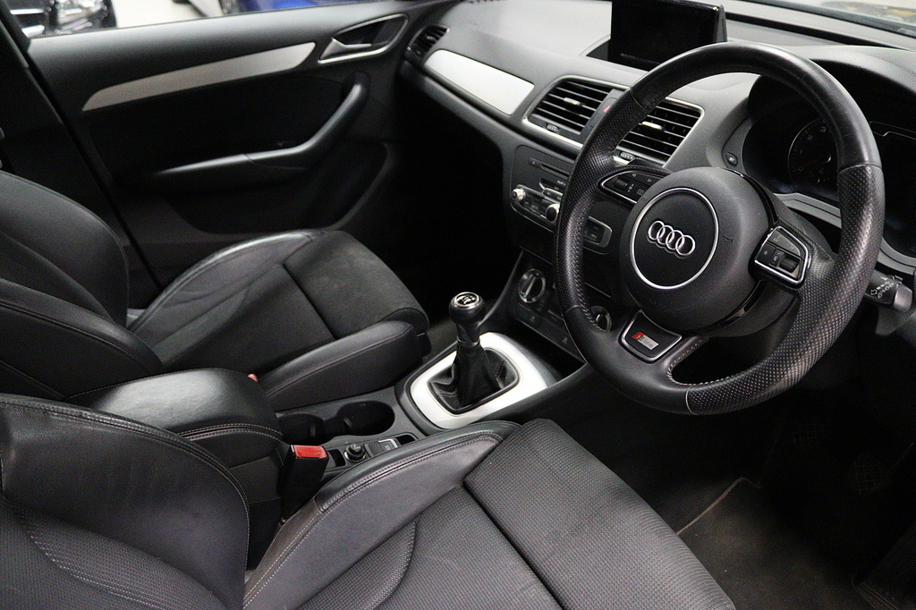 Audi Q3 Tfsi S Line Grey #2