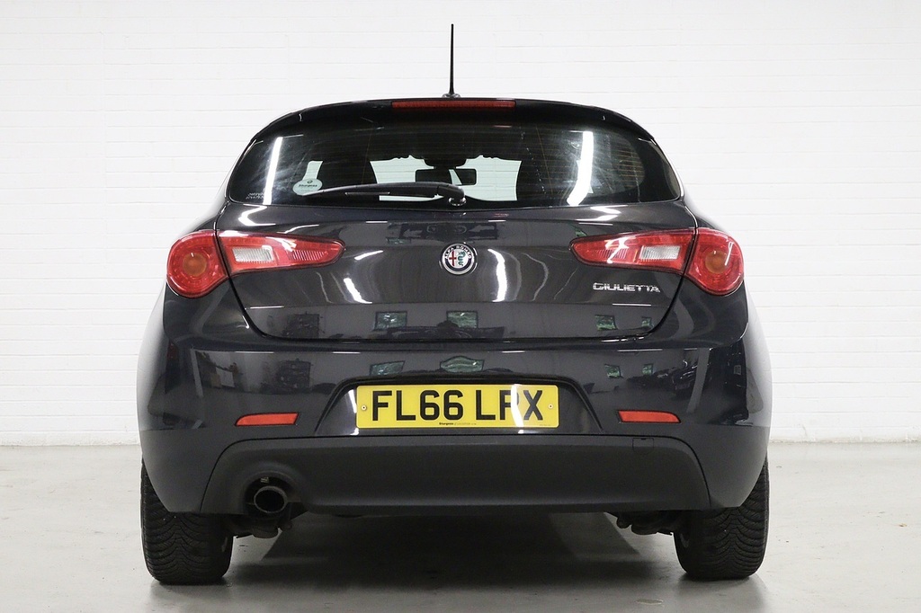 Alfa Romeo Giulietta Veloce White #8