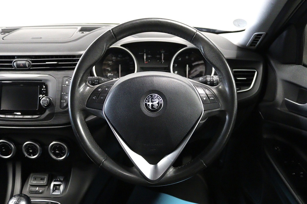 Alfa Romeo Giulietta Veloce White #12