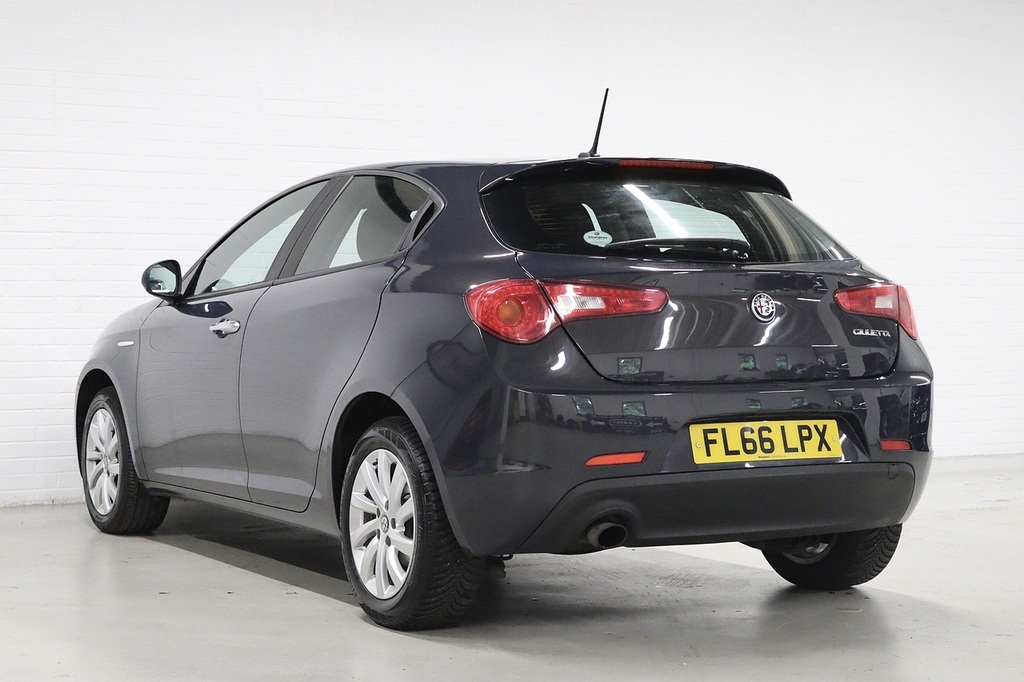Alfa Romeo Giulietta Veloce White #7