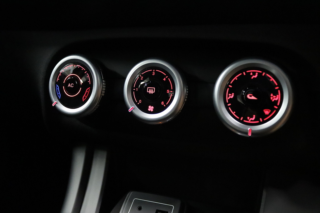 Alfa Romeo Giulietta Veloce White #22