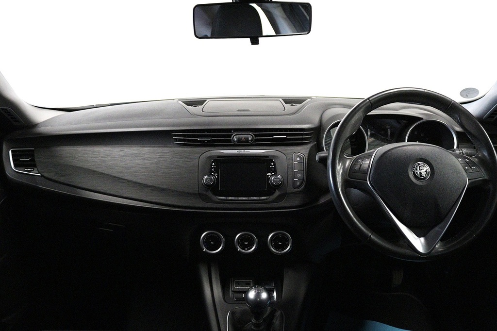Alfa Romeo Giulietta Veloce White #10