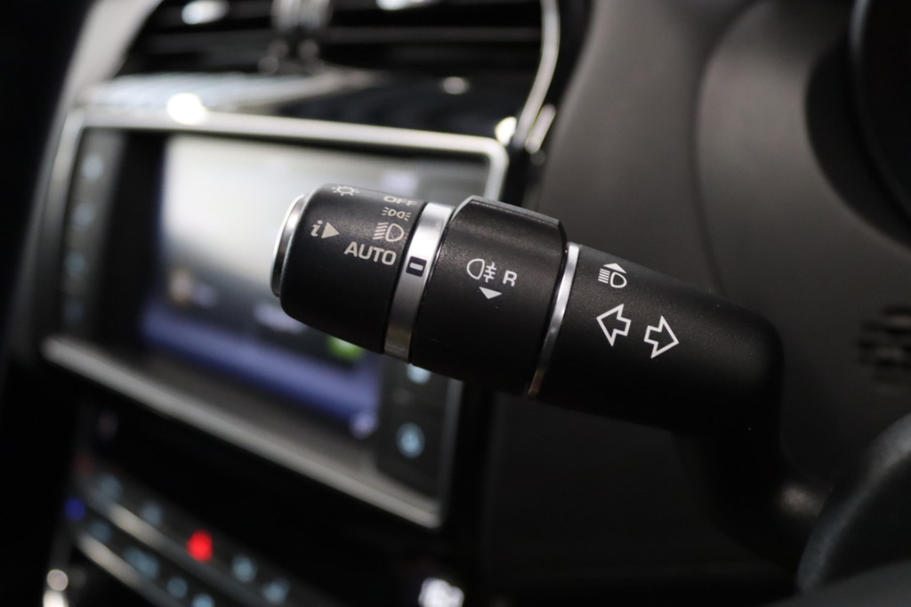 Jaguar XE 2.0 R-sport 247 Bhp Black #26