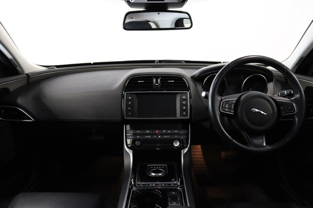 Jaguar XE 2.0 R-sport 247 Bhp Black #10