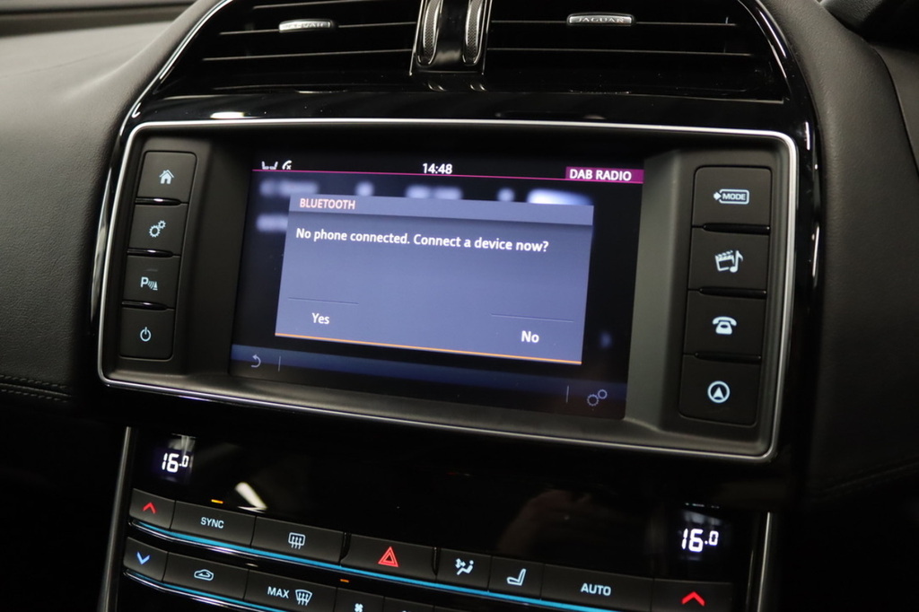 Jaguar XE 2.0 R-sport 247 Bhp Black #20