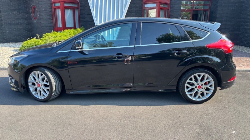Ford Focus Zetec S Tdci Fsh HY65OHW Black #2