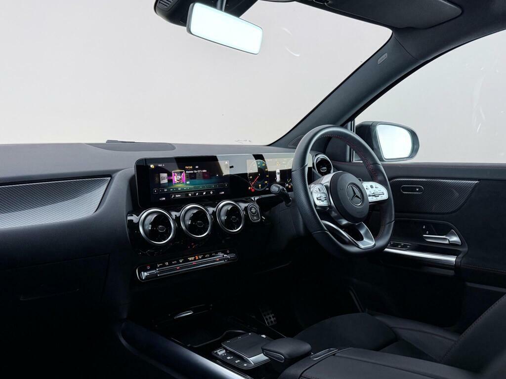 Mercedes-Benz GLA Class 1.3 Gla200 Amg Line Executive 7G-dct Euro 6 Ss YK22NKM Black #4