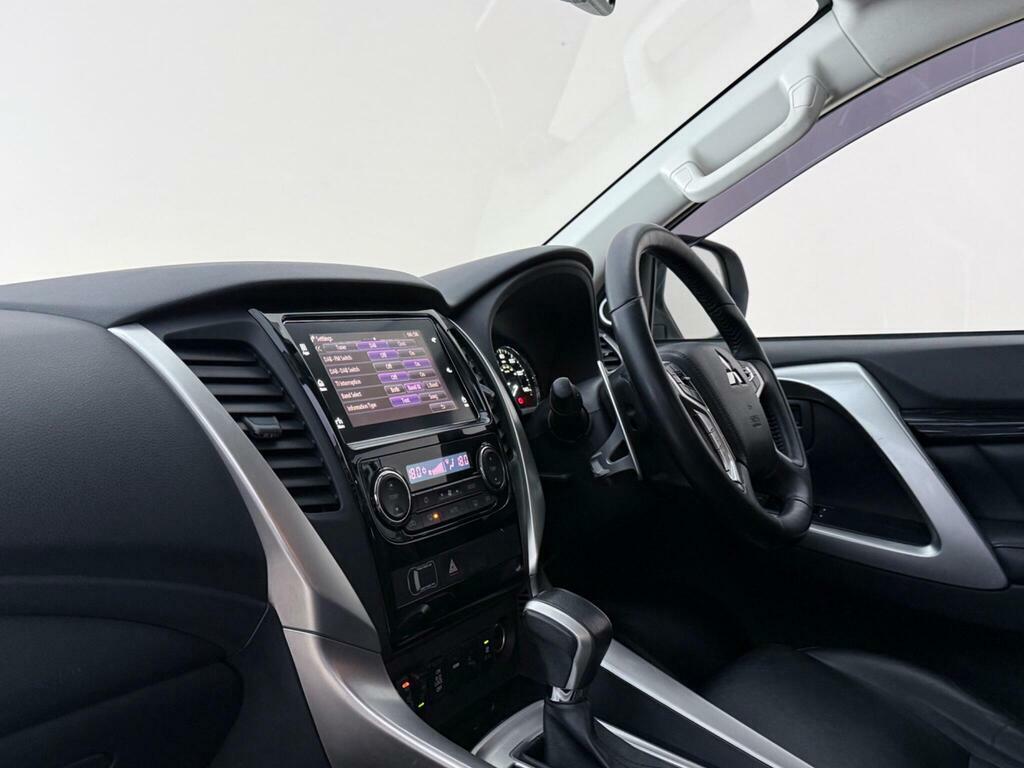 Mitsubishi Shogun Sport 2.4D 4 4Wd Euro 6 White #4