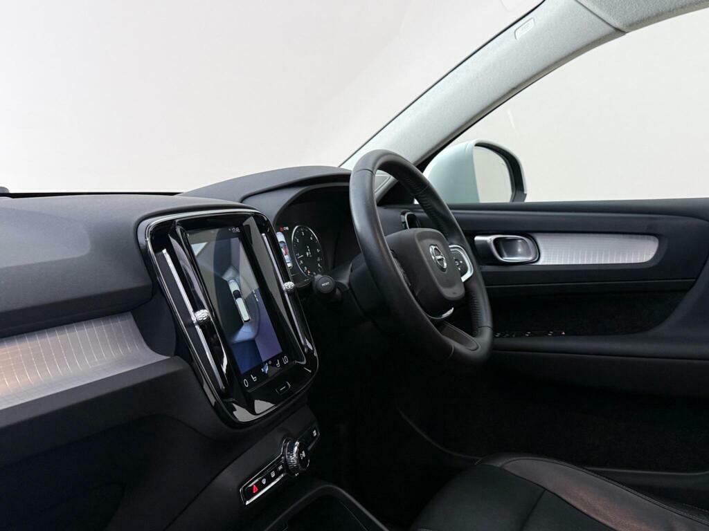 Volvo XC40 2.0 D3 Momentum Euro 6 Ss Black #4