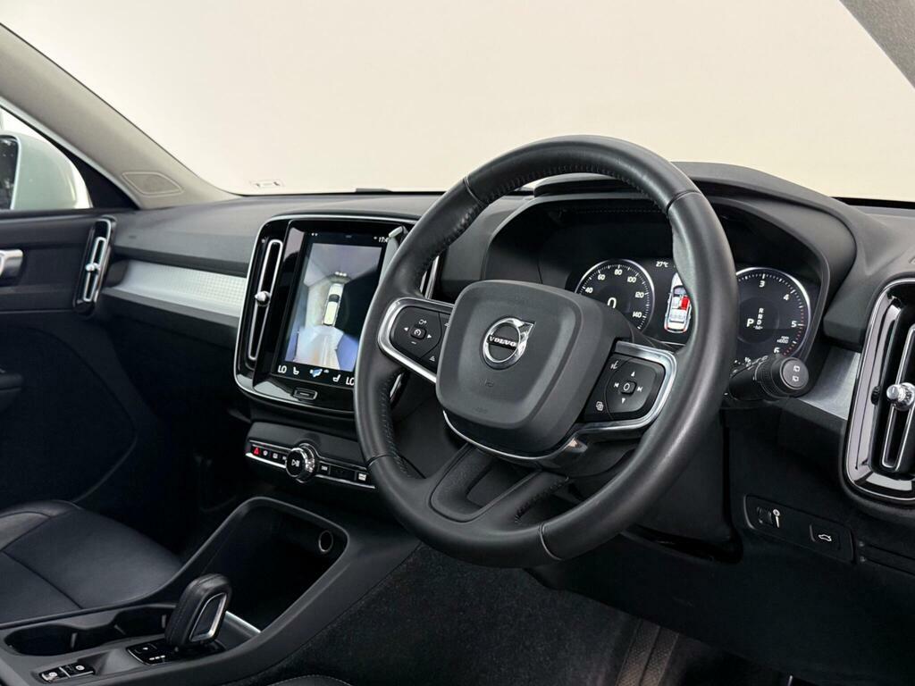 Volvo XC40 2.0 D3 Momentum Euro 6 Ss Black #3