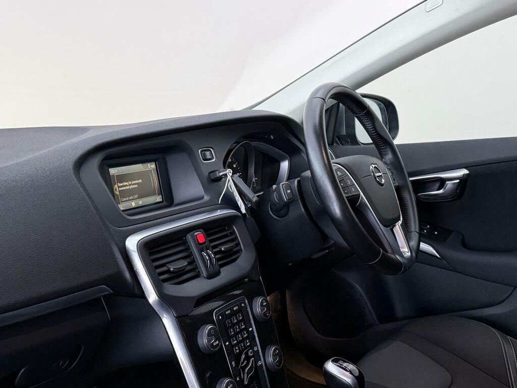 Volvo V40 2.0 T2 Momentum Euro 6 Ss NA67DBV Grey #3