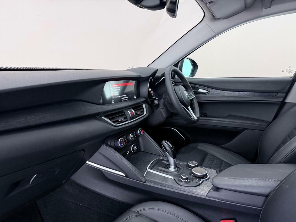 Alfa Romeo Stelvio 2.0T Nero Edizione Q4 Awd Euro 6 Ss Red #4