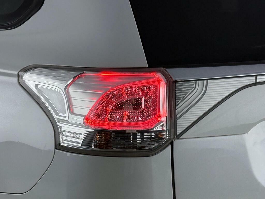 Mitsubishi Outlander 2.0H 12Kwh Gx3h Cvt 4Wd Euro 5 Ss White #6