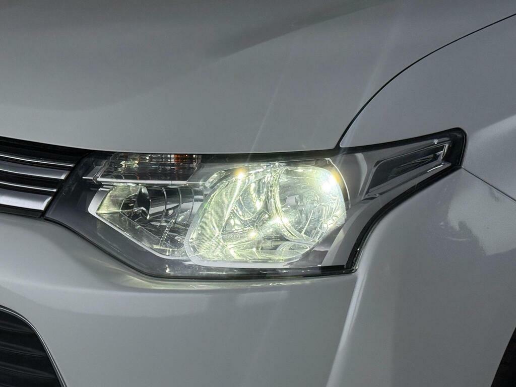 Mitsubishi Outlander 2.0H 12Kwh Gx3h Cvt 4Wd Euro 5 Ss White #4