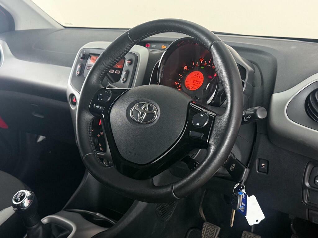 Toyota Aygo 1.0 Vvt-i X-play Euro 6 PG66CWV Red #3