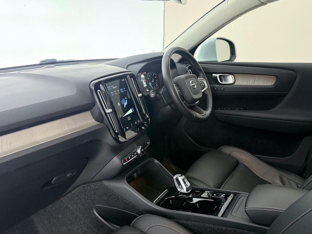 Volvo XC40 2.0 T4 Inscription Pro Awd Euro 6 Ss KV69LXF Silver #4