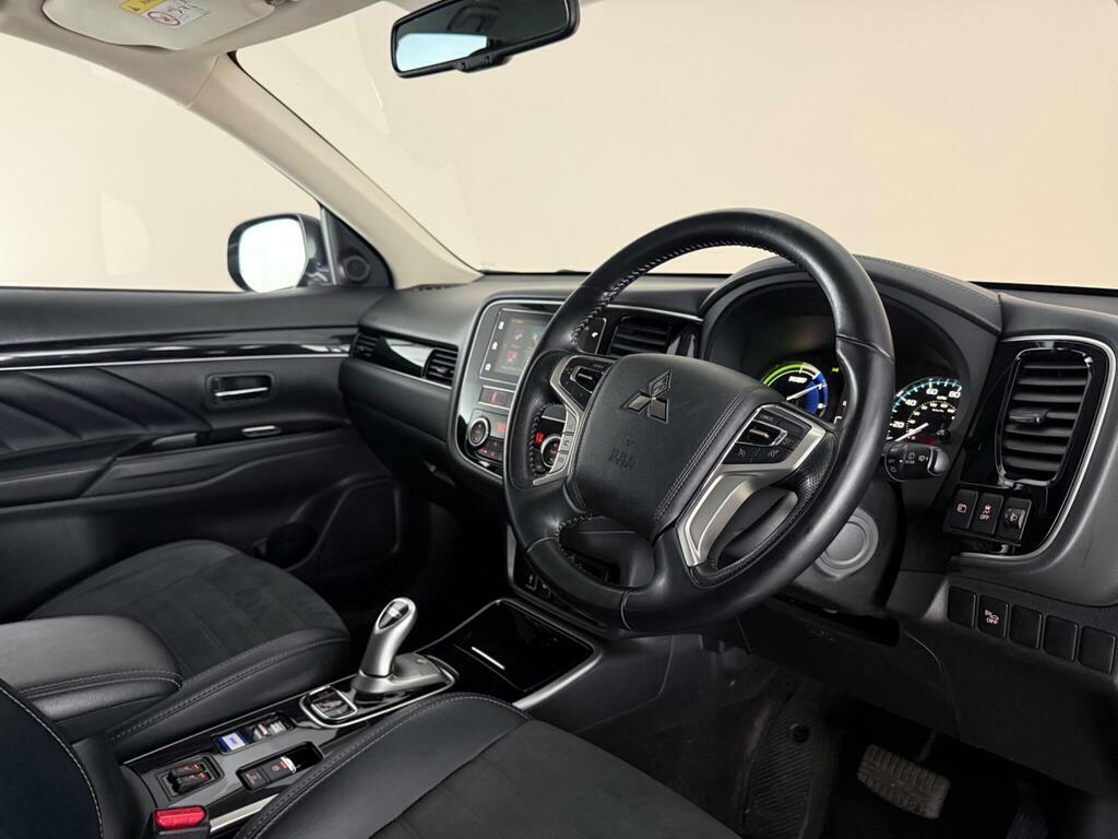 Mitsubishi Outlander 2.4H Twinmotor 13.8Kwh Juro Cvt 4Wd Euro 6 Ss 5 DK19WTN Black #3