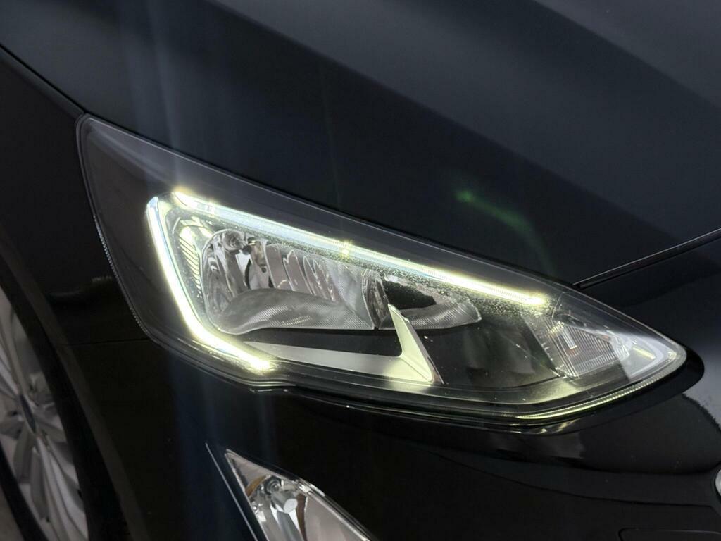 Ford Focus 1.0T Ecoboost Titanium Euro 6 Ss Black #4