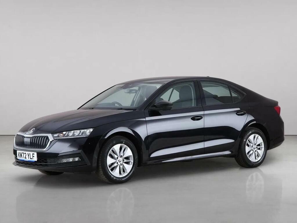 Skoda Octavia 1.5 Tsi Act Se Euro 6 Ss KM72YLF Black #2