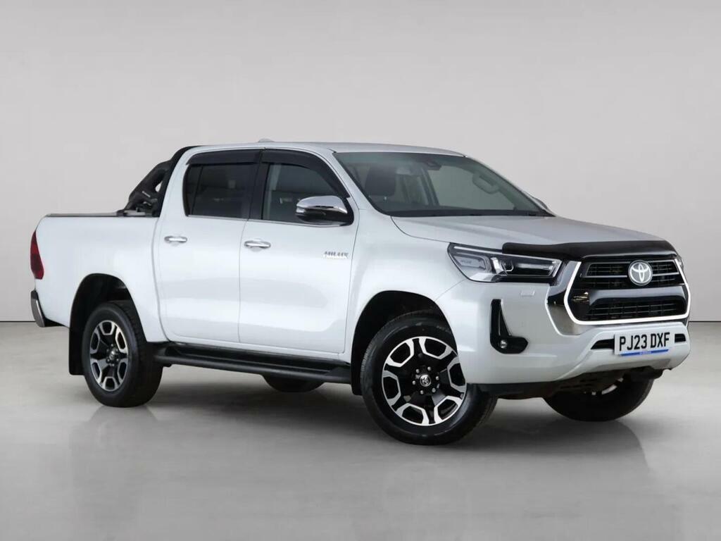 Toyota HILUX 2.8 D-4d Invincible 4Wd Euro 6 Ss White
