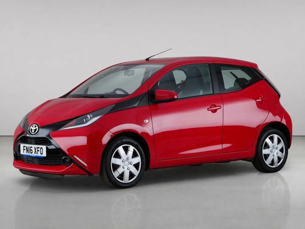 Toyota Aygo 1.0 Vvt-i X-play Euro 6 FN16XFO Red #2