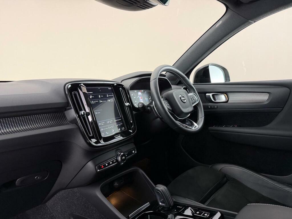 Volvo XC40 1.5H T5 Twin Engine Recharge 10.7Kwh R-design Pro LS20YOV White #4