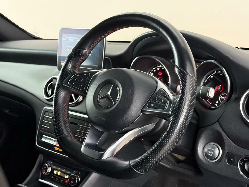 Mercedes-Benz GLA Class 2.1 Gla200d Amg Line 7G-dct Euro 6 Ss GV18KVO Grey #3