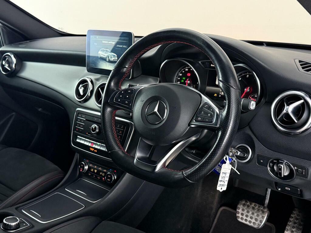 Mercedes-Benz GLA Class 1.6 Gla200 Amg Line 7G-dct Euro 6 Ss GU68XET Black #3