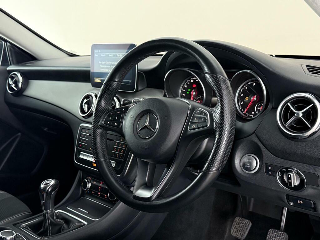 Mercedes-Benz GLA Class 1.6 Gla180 Urban Edition Euro 6 Ss KT68GUW Grey #3