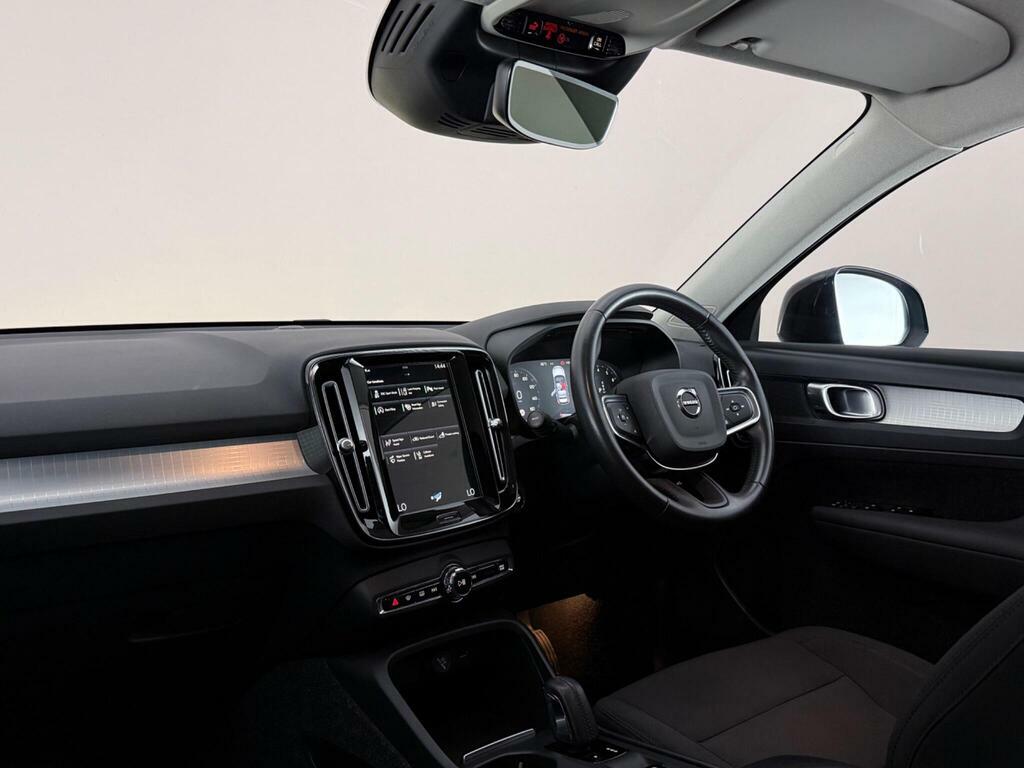 Volvo XC40 1.5 T3 Momentum Euro 6 Ss PF70CTY Black #4