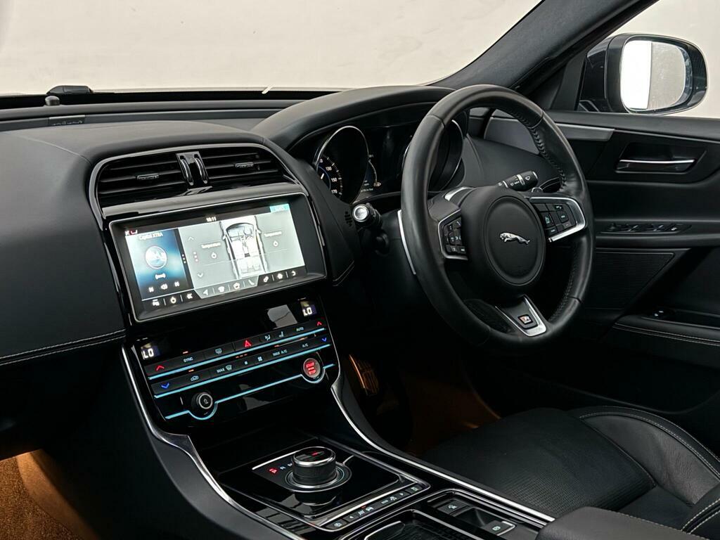 Jaguar XE 2.0I Gpf R-sport Euro 6 Ss Black #4