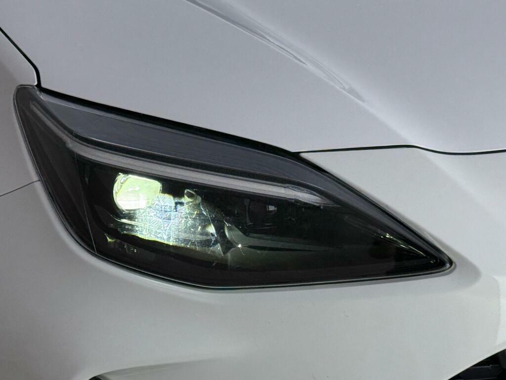 Toyota Yaris Cross 1.5 Vvt-h Design E-cvt Euro 6 Ss YX23VPP White #4