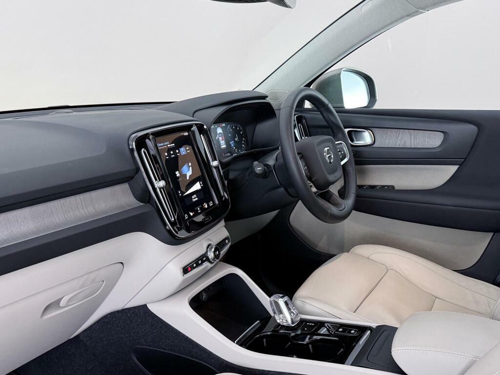 Volvo XC40 1.5 T3 Inscription Euro 6 Ss DV71UPG Grey #4