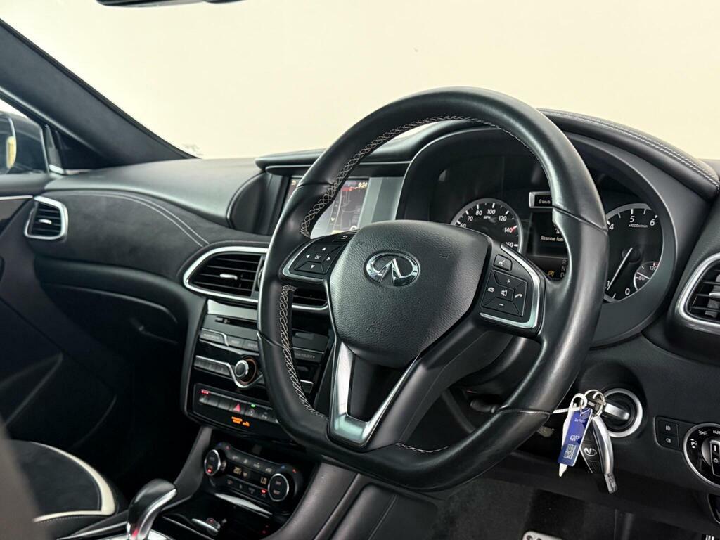 Infiniti Q30 2.0T Sport Dct Awd Euro 6 Ss Grey #3