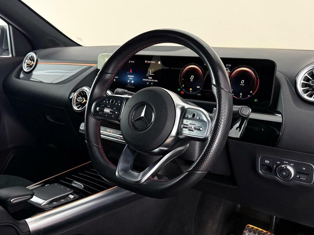 Mercedes-Benz GLA Class 1.3 Gla200 Amg Line Executive 7G-dct Euro 6 Ss KP72FCC Grey #3