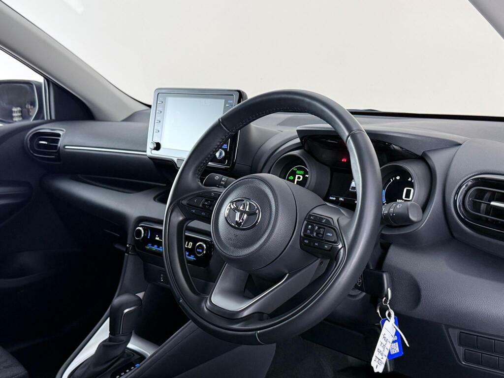 Toyota Yaris 1.5 Vvt-h Design E-cvt Euro 6 Ss AF23CJZ Grey #3