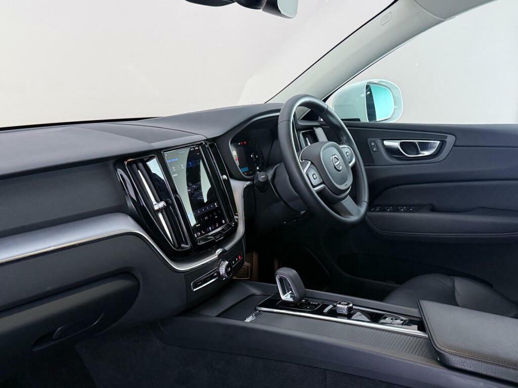 Volvo XC60 2.0 B5 Mhev Momentum Euro 6 Ss WF22HMO White #3