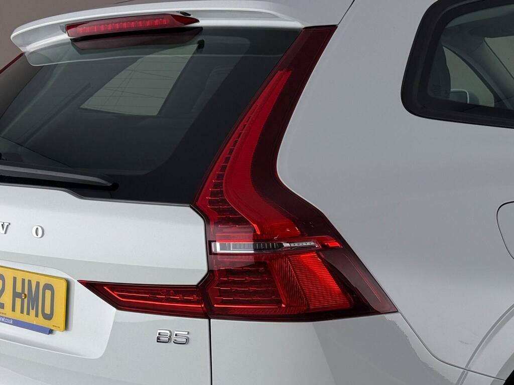 Volvo XC60 2.0 B5 Mhev Momentum Euro 6 Ss WF22HMO White #6