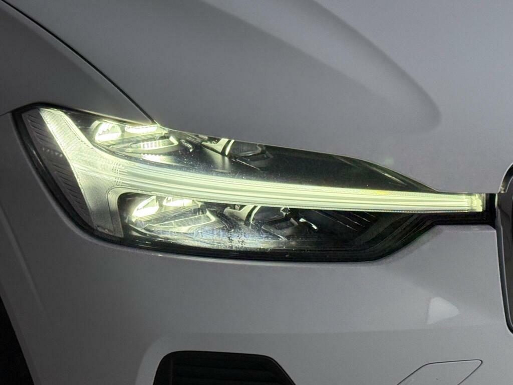 Volvo XC60 2.0 B5 Mhev Momentum Euro 6 Ss WF22HMO White #4