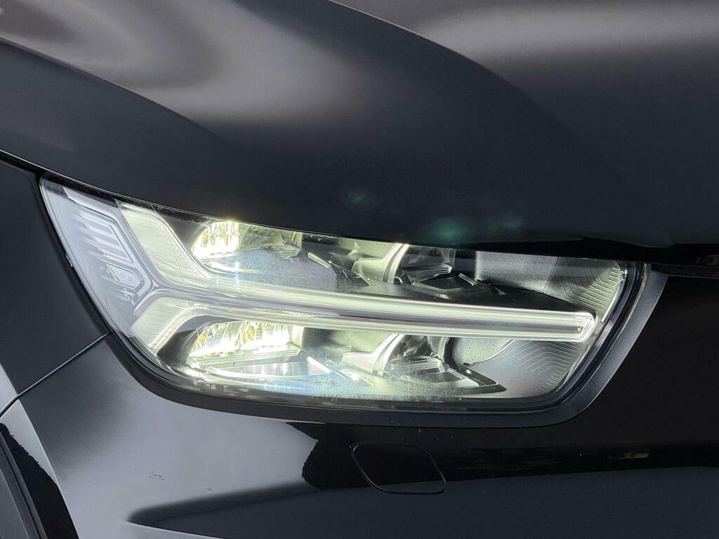 Volvo XC40 2.0 T4 Inscription Pro Euro 6 Ss Black #4