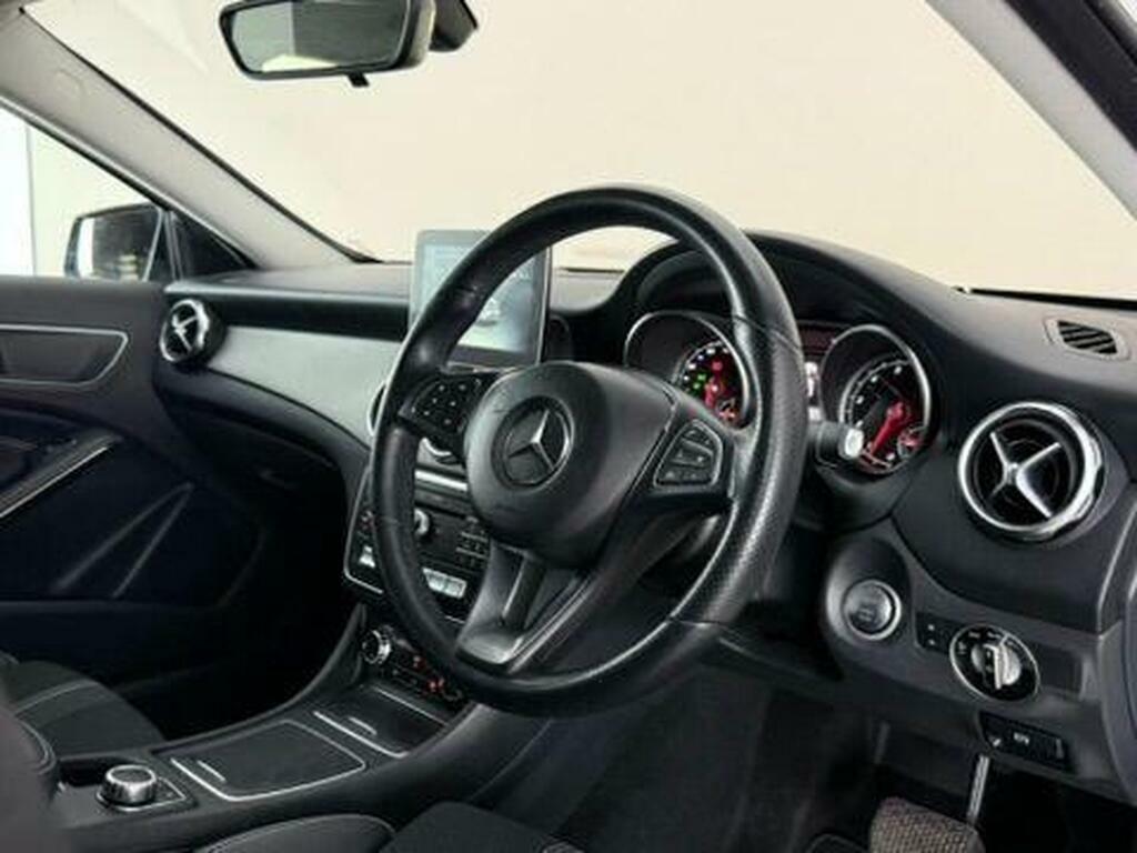 Mercedes-Benz GLA Class 1.6 Gla180 Urban Edition 7G-dct Euro 6 Ss GX69OVU White #3