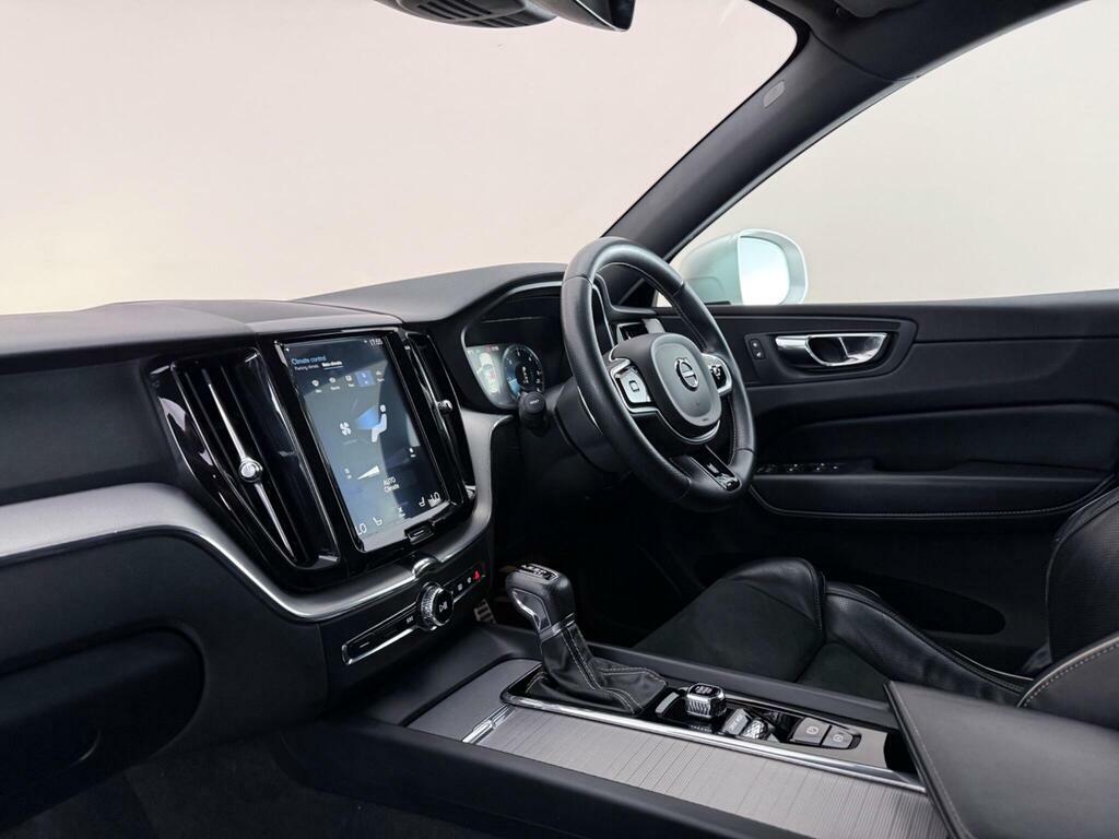 Volvo XC60 Xc60 R-design D4 Awd Red #4