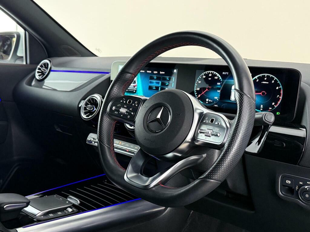 Mercedes-Benz GLA Class 1.3 Gla200 Amg Line Premium 7G-dct Euro 6 Ss YK22LVY White #3