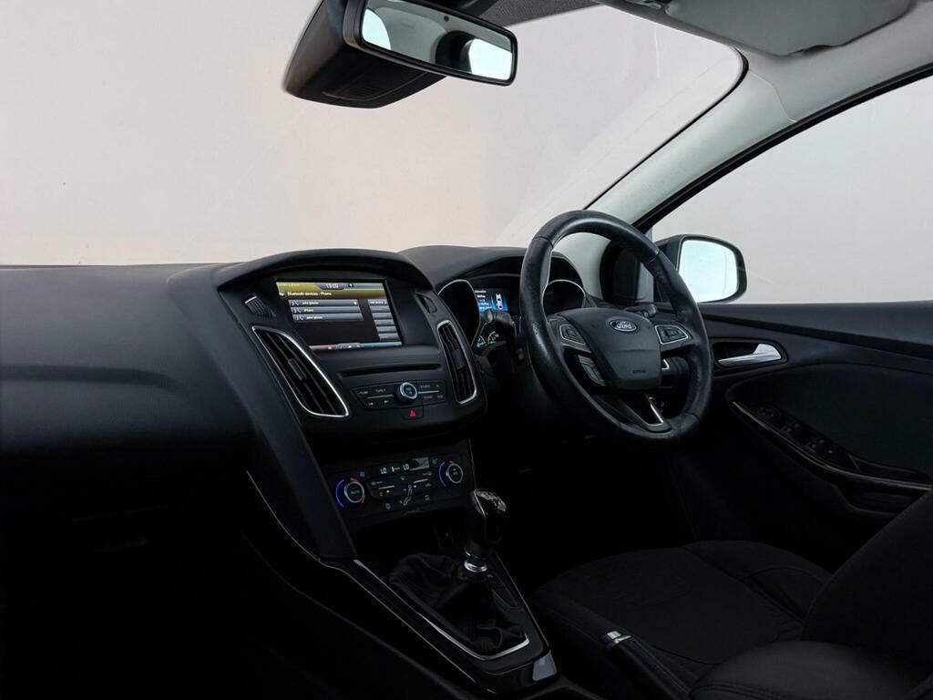 Ford Focus 1.5 Zetec Tdci 118 Bhp Red #2